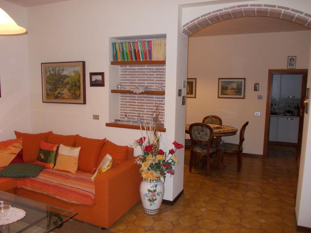 Apartamento Casa Ricciardi Chianni Habitación foto